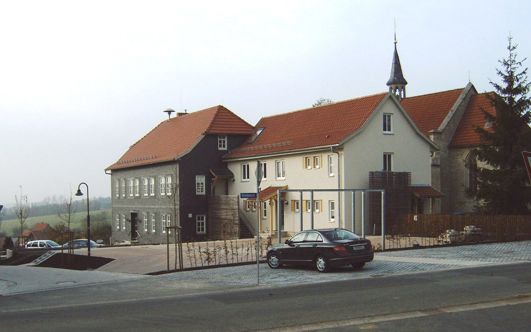 Gemeindehaus und Kindergarten